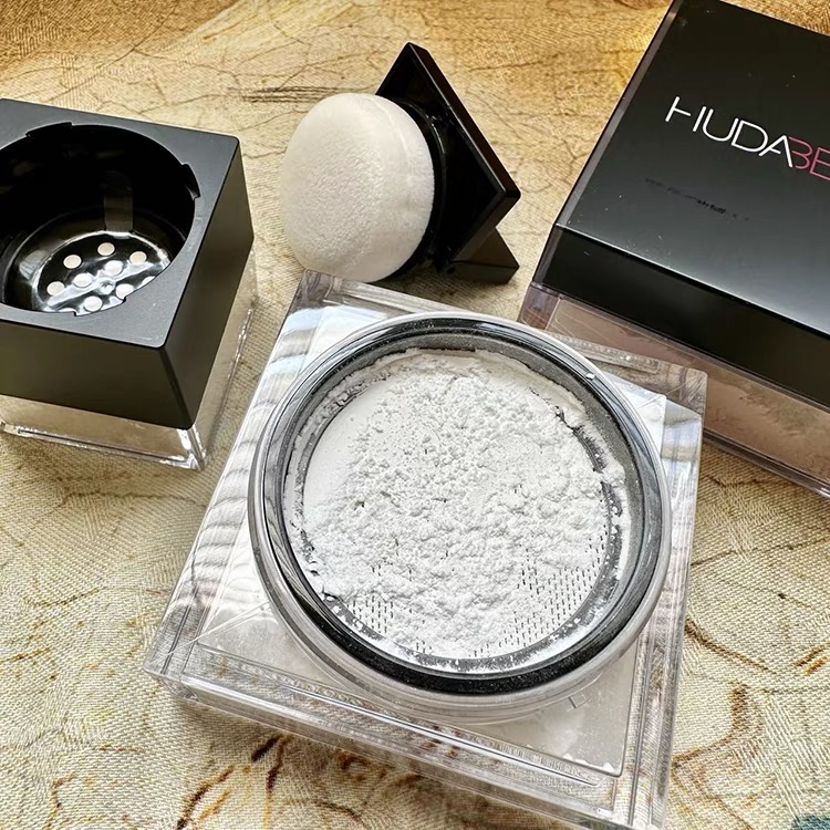 HUDA Beauty Face Powder POUND CAKE Cherry Blossom SUGAR COOKIE BANANA BREAD EASY BAKE loose baking & setting powder poudre libre baking & fixatio-image-842890706