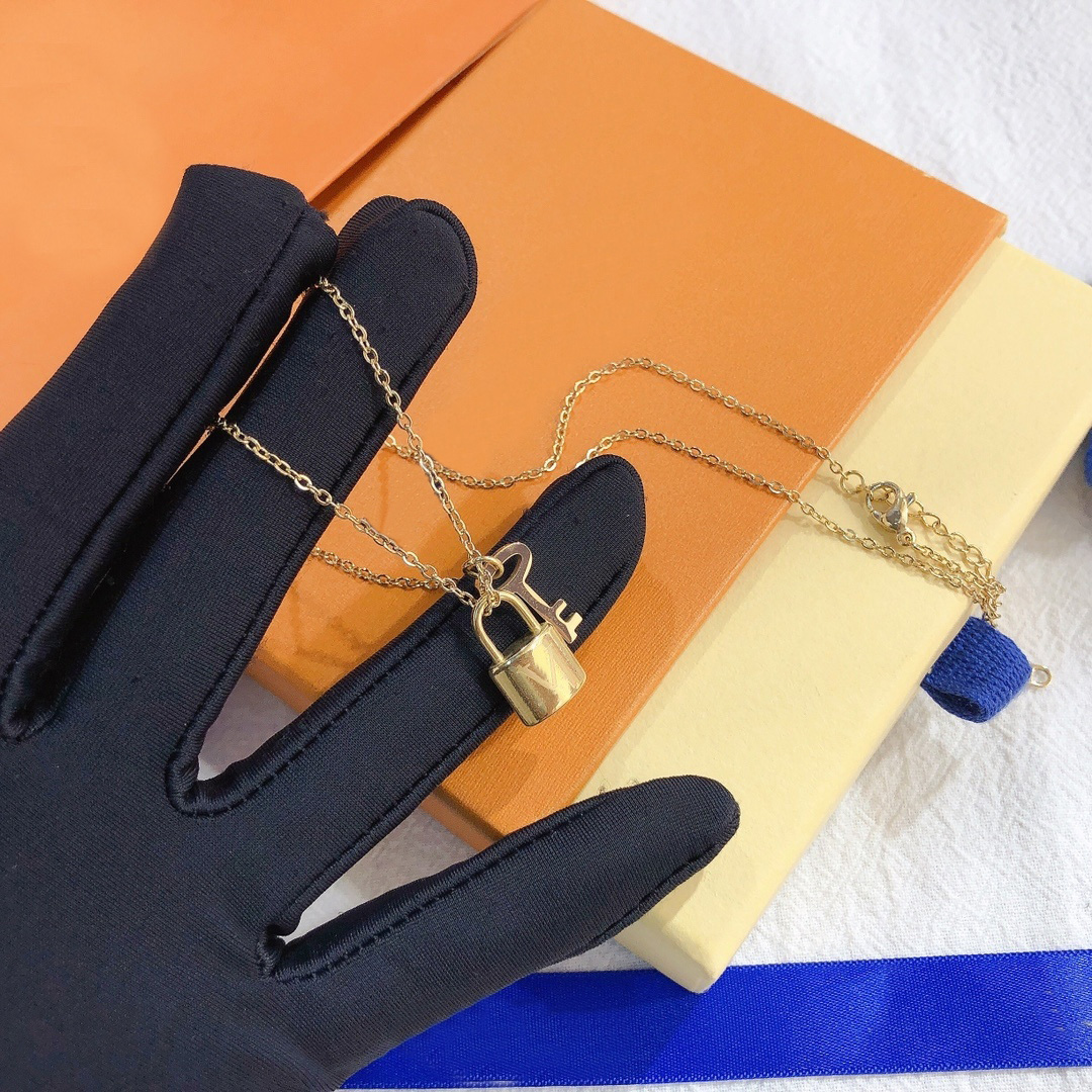 Gold Tone Lock And Key Pendant Necklace With Delicate Chain Trendy Fashion Jewelry And Gift For Her High Quality And Chic Accessory-image-763089293