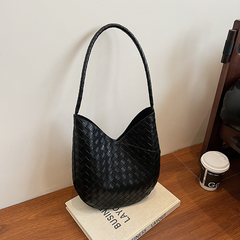 Free shipping designer bags new Women's Tote Bag with Detachable Pouch Large Capacity High end Knitted Soft Surface for Summer Shoulder or Unde