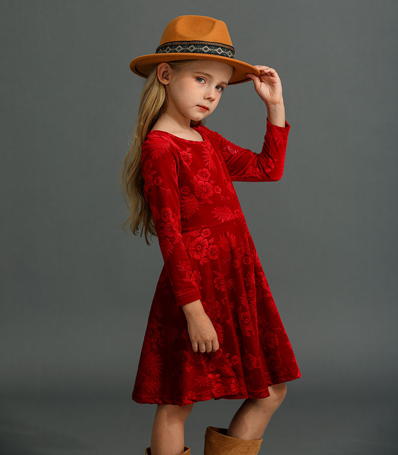 New Winter and Autumn Velvet Embossed Dress for Preschool Girls Long Sleeve Swing A-Line Twist Skateboard Dress for 2-8 Years
