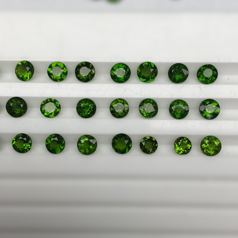 Factory Wholesale Natural Diopside Loose Stone Round Cut 5mm Emerald Gemstone âfor Ring Earring Necklace DIY Jewelry Accessories