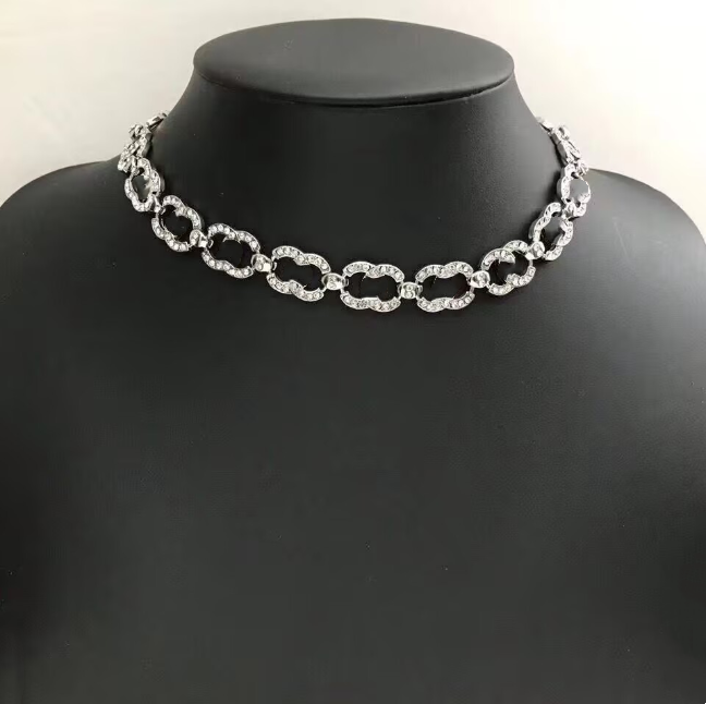 Coco French Style Charm Youth Chain Designer Necklaces Lady Diamond Pendants Sweater chain Gold Silver Necklaces Elegant Woman Chokers with Luxur