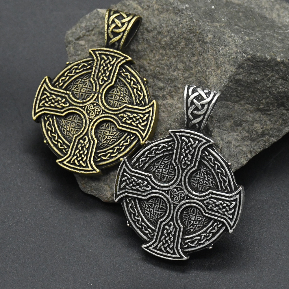Cross Pendant Necklace Men and Women Fashion Gothic Amulet Celtic Knot Irish Accessories Jewelry Gift Wholesale