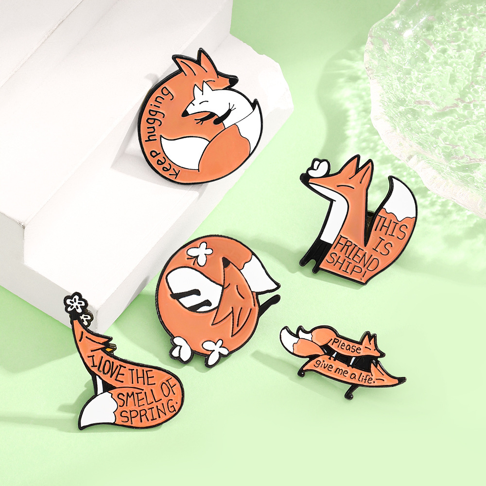 Cute Cartoon Gentle Fox Enamel Brooch Creative Fashion Animal Lapel Pin Badge Backpack Clothing Hat Accessories
