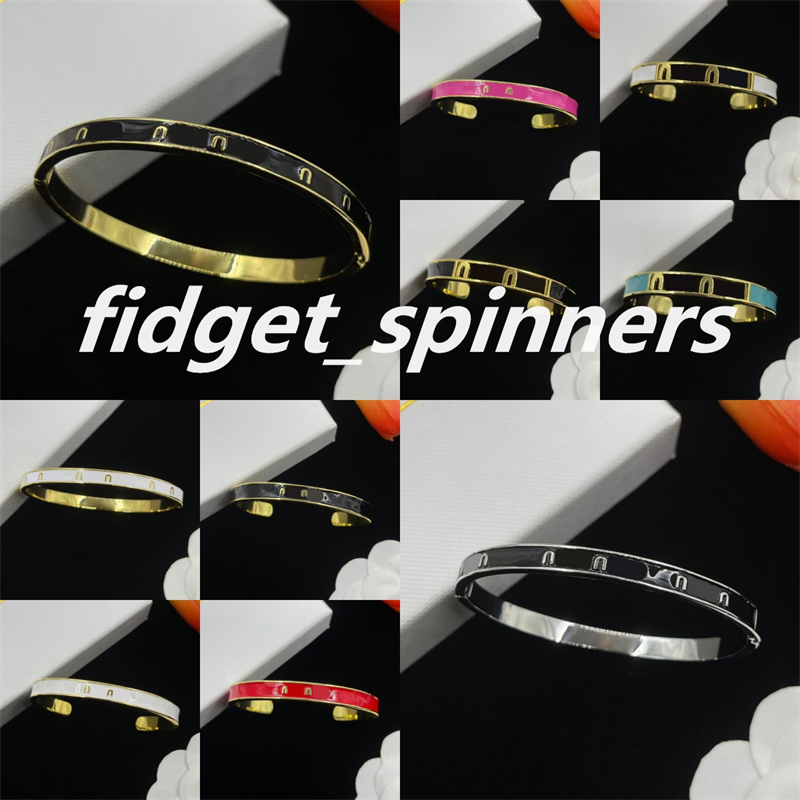 Fashion Designer Bracelet Letters M Enamel bracelet with gift box and dust bag-image-942566348