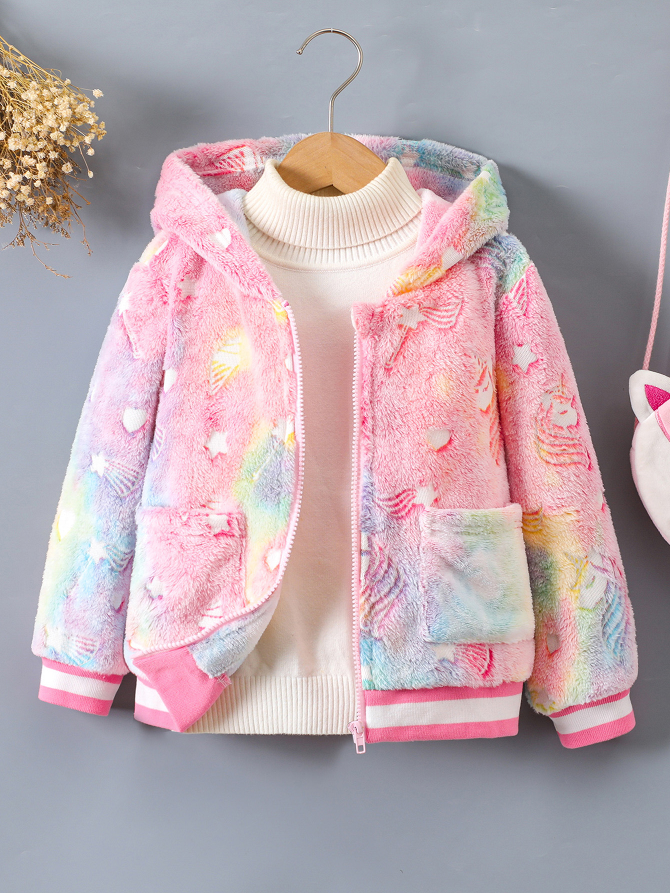 Girls' autumn and winter cute unicorn pattern glow-in-the-dark plush splicing intercolored ribbed fashion simple plush coat
