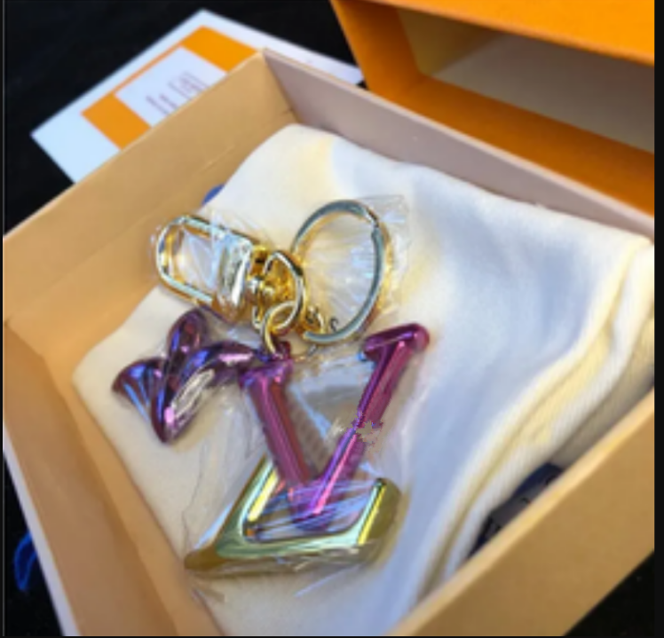 Designer Keychains Fashion Luxurys Key Designers Buckle Lovers Car Keychain Keychains Men Women Bag Pendant Accessories Brands Carabiner Keychains