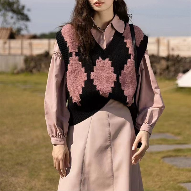 Lamuusaa Sweater Vest y2k Clothes Women Contrast Color Patchwork V Neck Sleeveless Loose Fit Knitted Pullover Tops Streetwear
