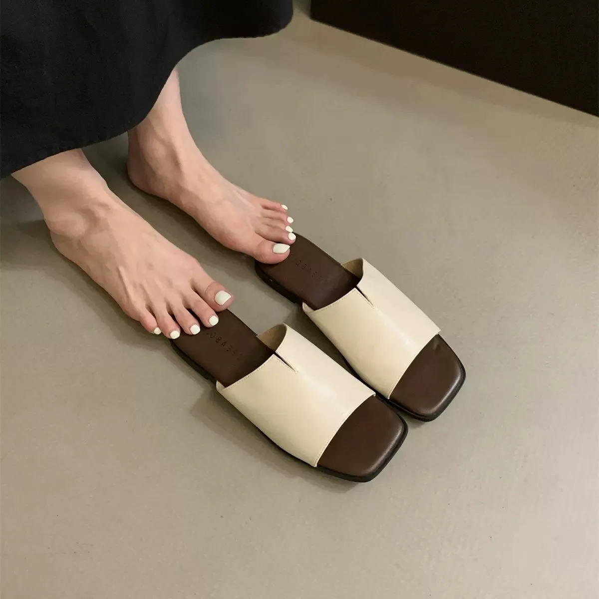 Stylish Minimalist Single-strap Sliding Sandals Solid Color Womens Slippers Summer Outdoor Casual Opentoe Flats autumn 250725