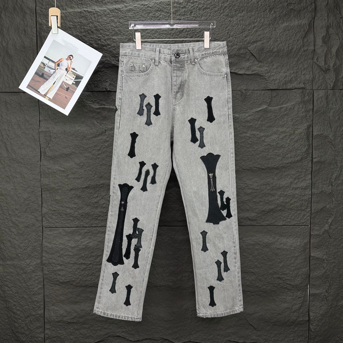 Chrome Jeans Uomo Donna Designer Pantaloni in denim di lusso 2026 Nuovi Jeans dritti con toppa incrociata Hip Hop Streetwear Pantaloni moda unisex B