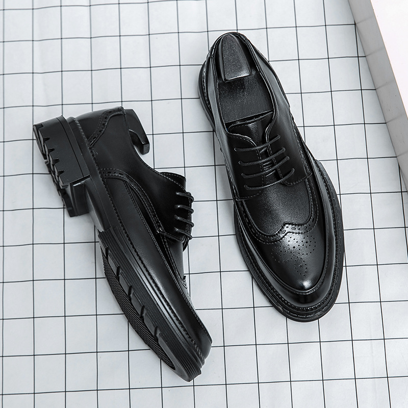 Fashion Versatile Men Business Leather Shoes Formal Dress Lace Up Leather Breathable Flat Soft Sole Rivet Rock Gothic Punk Shoes Casual Stylish