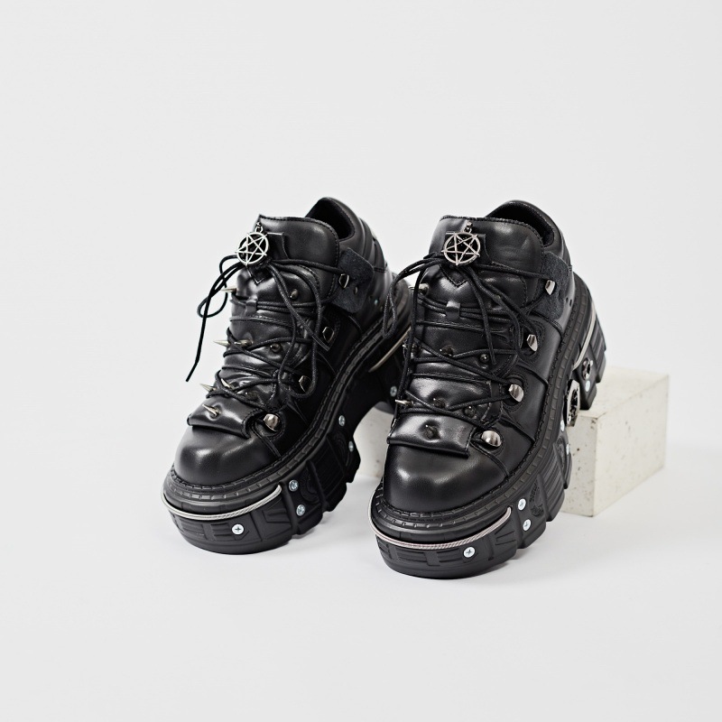 Fashion Gothic Rock Men Women Sneakers Flat Platform Metal Decor Toe Height Rivet Chunky Rock Design Black Shoes Casual Velvet Linging Warm Winter S