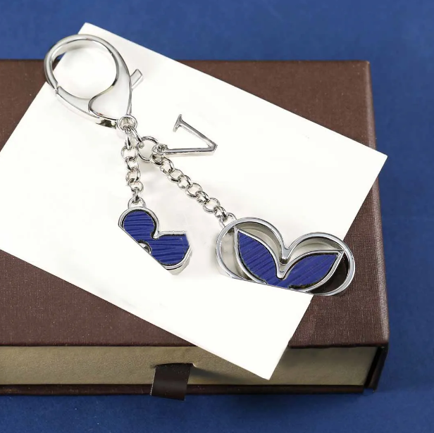 Top quality Fashion bag charm Pendant keyrings Designer Donut Shaped Luxury Keychains with Gold Silver Finish Vintage Brass Car Key Holder Elegant L
