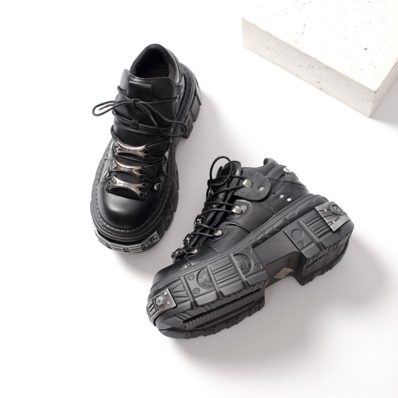 Stylish Fashion Gothic Punk Rock Style Rivet Men Women Flat Thick Sole Metal Toe Height Chunky Comfort Party Design Black Shoes Casual Autumn Winter
