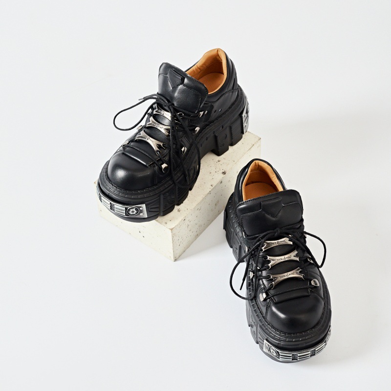 Stylish Fashion Gothic Punk Rock Style Men Women Strap Flat Metal Rivet Height Chunky Comfort Casual Party Design Black Shoes Casual Autumn Winter S
