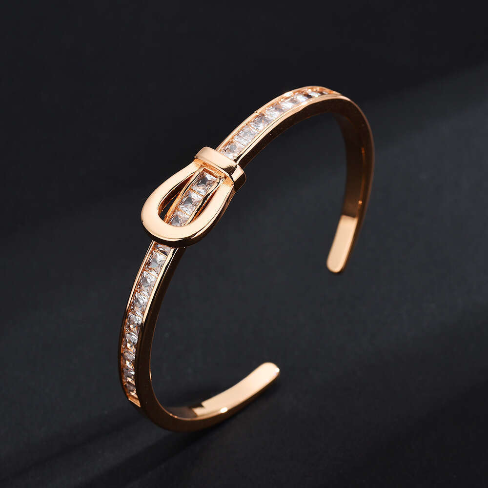 Women's Gold-Plated Bracelet, Japanese-Korean Style Belt Cuff with Link Chain, Green Coral Channel Setting, 14K Gold-Plated Copper Alloy Fashion Jew
