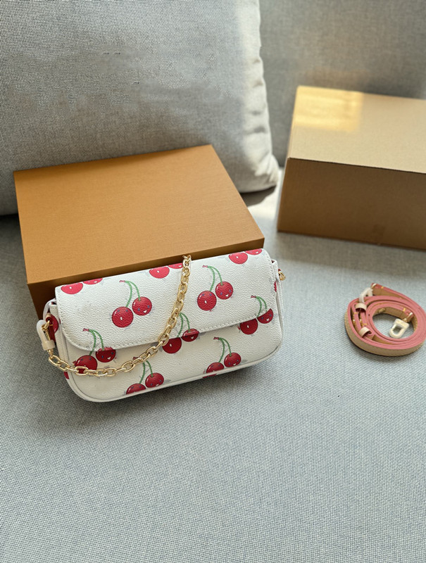 Fashion Murakami MINI Wallet On Chain lvy BAG Designer Womens Pouch Clutch Zippy Chain Wallet Coin Purse Phone Sling card holder purses wallets b