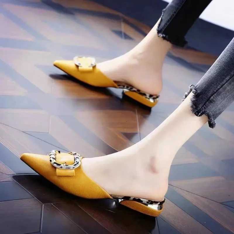 Shoes Flat Mens Slippers And Ladies Sandals New Style Slides With Novelties Waterproof Designer Small Size Unique Y250716