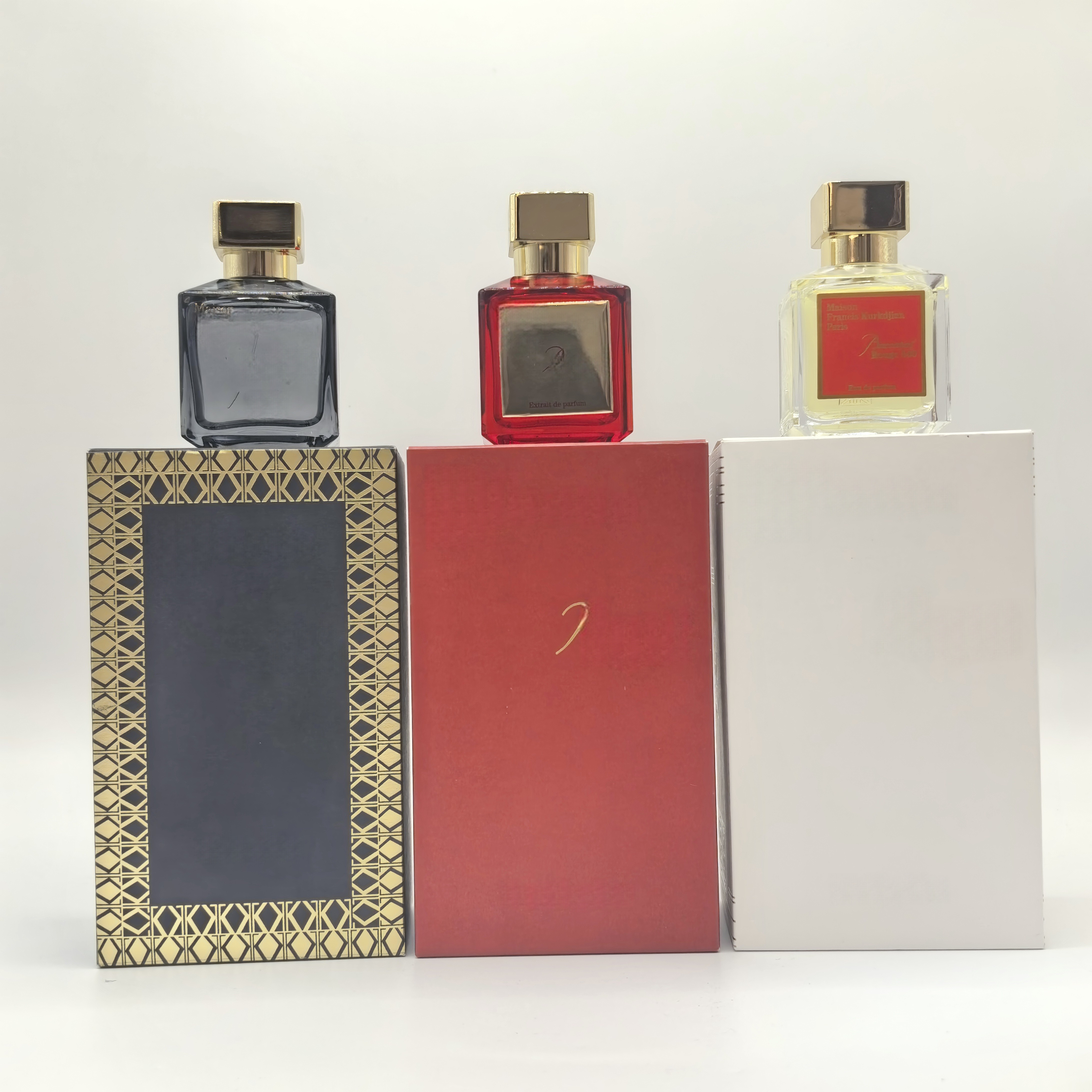 Long-lasting Manly Perfumed Mist with Subtle Undercurrents of Traditional Scents-image-1067242263