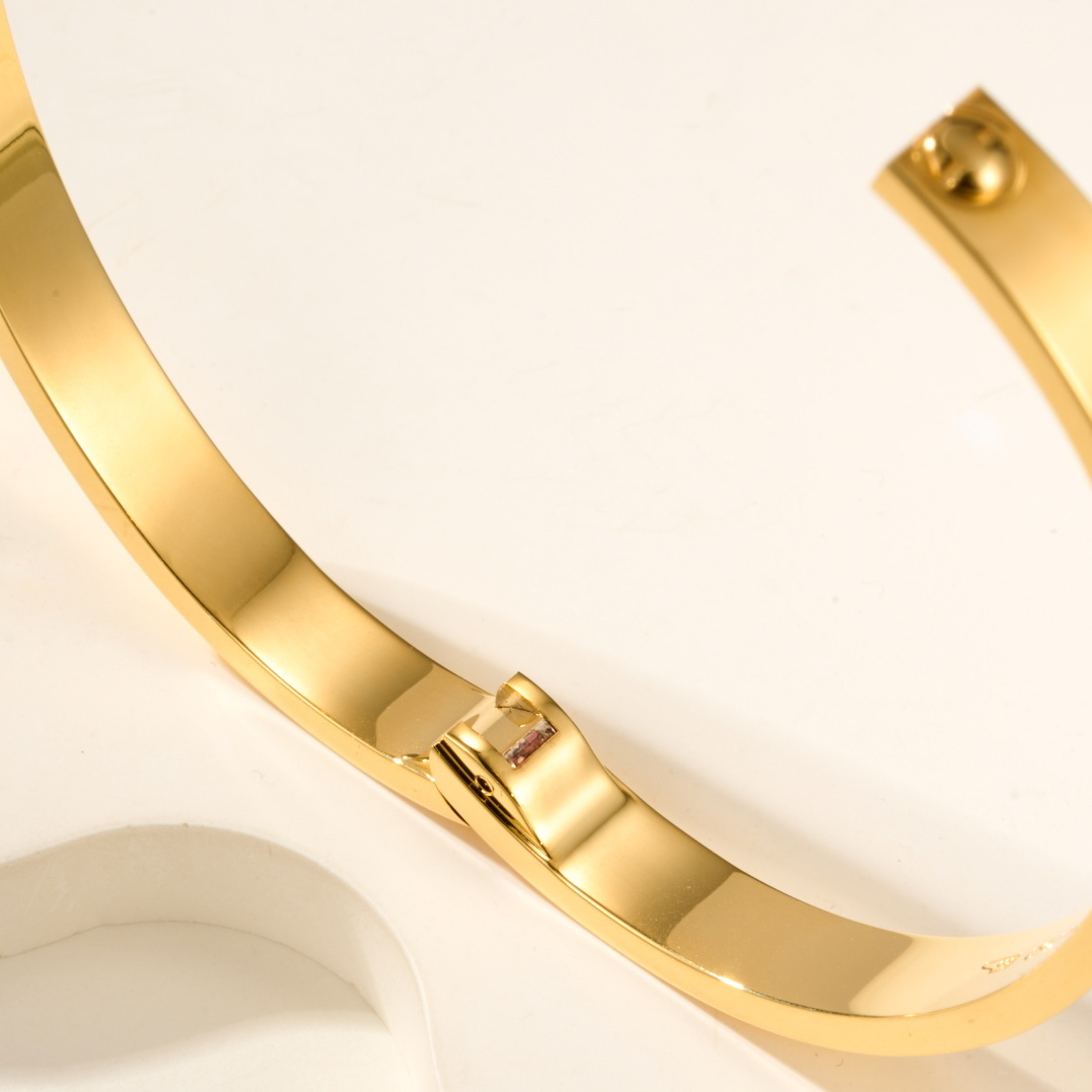 Iove bangl 6.1 MM Iove bracelet titanium steel gold plated screwdriver bracelet size 16-19 CM single side unlocking Top quality With box 037B