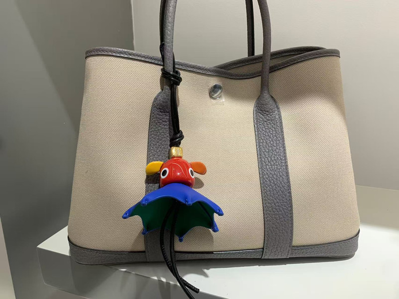 Sangle en cuir en boucle de haute qualité et anagramme en clés de trousque mignon dandy multi-puzz charme classique clés de la chaîne de luxe de