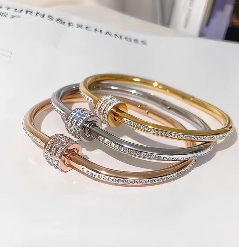 bracelet designer Bangle 1 PIÈCE À La Mode Et Simple Diamant Plaqué Or Petite Taille Bracelet En Titane En Couleur Or Rose Assuré Pour Dames
