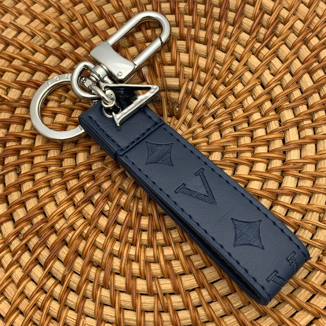 Cushion keychain - Elegant Designer car keyring both men and women Suitable for daily use Low-key yet luxurious