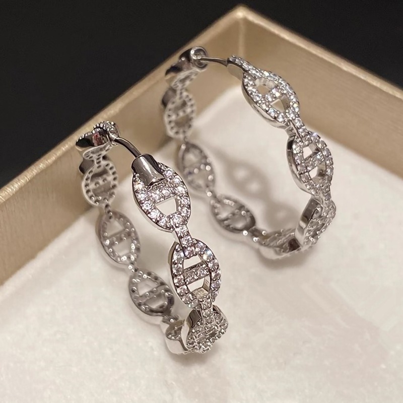 Argent - Ton lié - Boucles d'oreilles créoles avec accents de strass Bijoux de fête audacieux et cadeau pour ses bijoux étincelants Boutique poly
