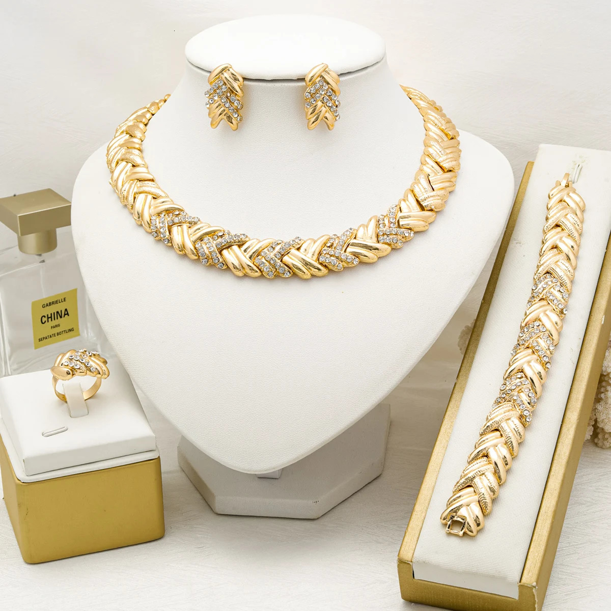 Dubai ensemble de bijoux pour femme plaqué or 18 carats collier boucles d'oreilles Bracelet et bague ensemble bijoux fête de mariage tendance 250