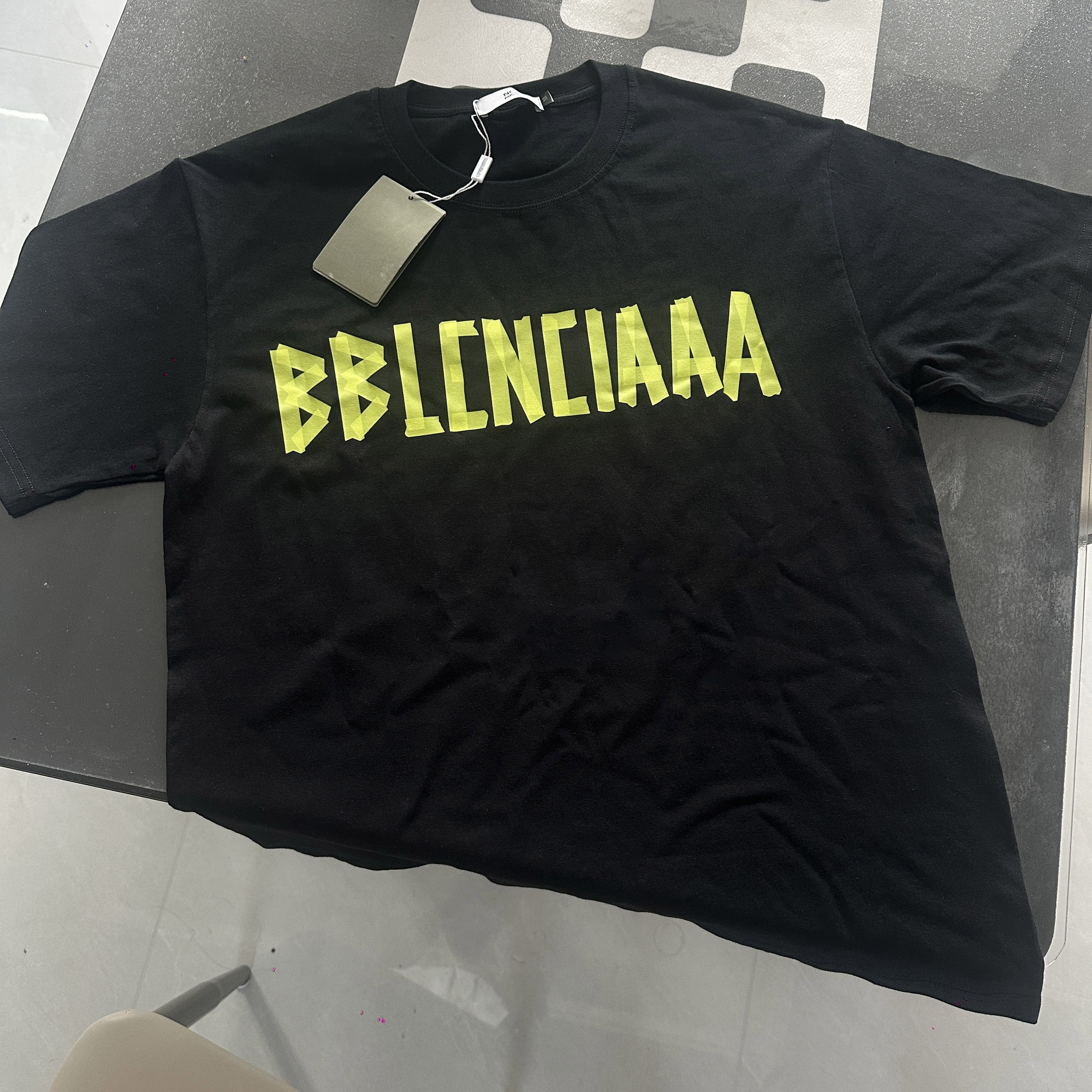 Bal****ga Unisex Oversized T-Shirt Retro Lettering Geometric Prints on Soft Cotton Streetwear Essential for Urban Lifestyle & Beach Vacations (M--image-841563975