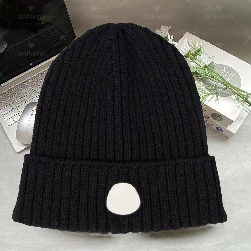 High quality designer beanie hat Men bonnet woman knitted bonnets winter hats fall thermal skull cap casual travel classical beanies Mink fur balls
