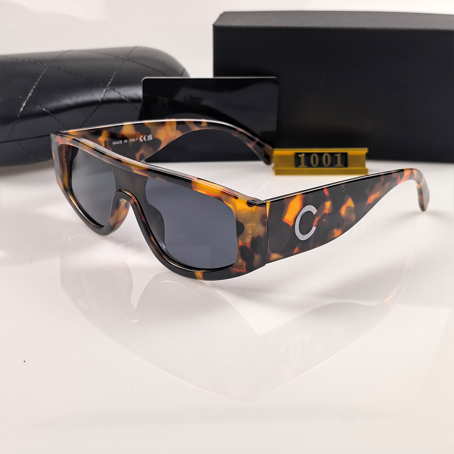 Designer Sunglasses Top Luxury Outdoor Vintage Mens Fashion Sunglasses for Womens Eyeglasses Premium Sun Glasses Eyewear Resistant Glasses Full F