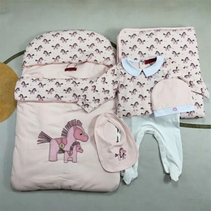 Designer birth five piece gift high quality baby for 0 18 months pure cotton letter jumpsuit d05