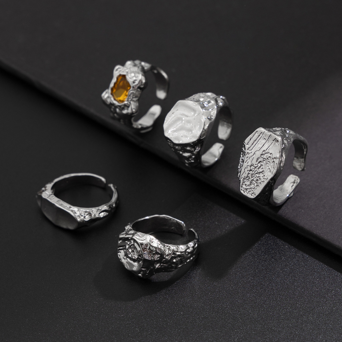 Free Shipping 2025 New Designer Accessories Fashion Personality Diamond-studded Ring Jewelry For Men Hip-hop Niche Wrinkled Metal Set Ring Men'