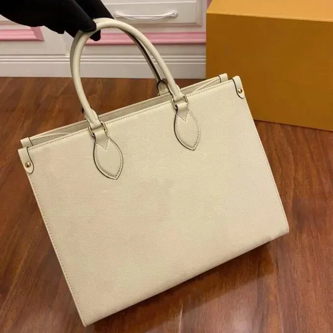 Designer Bag 2025 Womens Tote Bag On the go Embossed Black Flower Large Capacity GM MM The Tote Bag Women Shoulder Bags Handbag Lady Crossbody Femal