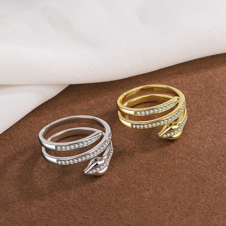 Free Shipping 2025 New Designer Accessories Korean Style Fashion Twisted Snake Ring Simple Hip-hop Niche Inlaid Diamond High-end Snake-shaped Ring W