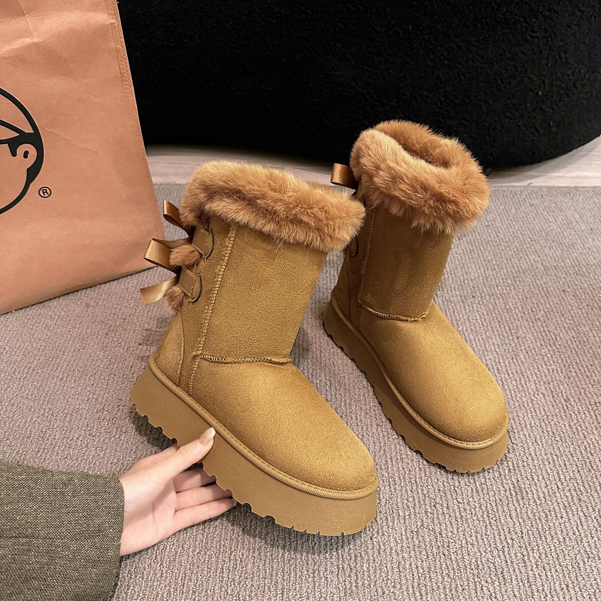 2025 New Free Shipping Designer Snow Fur Furry Winter Womens Boots Work Shoes Platform Martin Boot Mens Booties