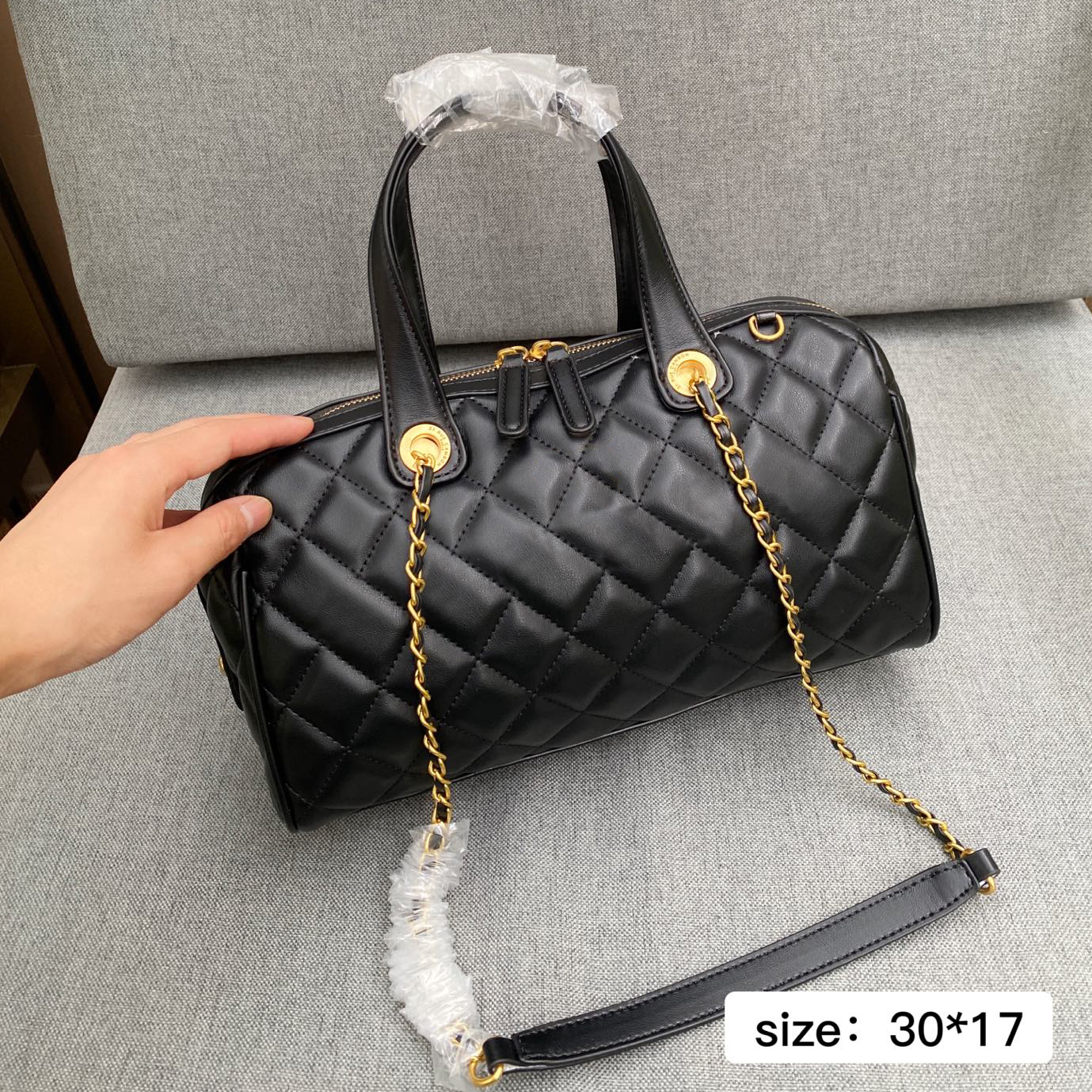 Designer tote bowling bag Shoulder bag Women Luxury Pillow bag Crossbody Bag Trendy Designer weekend bag Boston bag Bowling yoga bag Tote for Travel