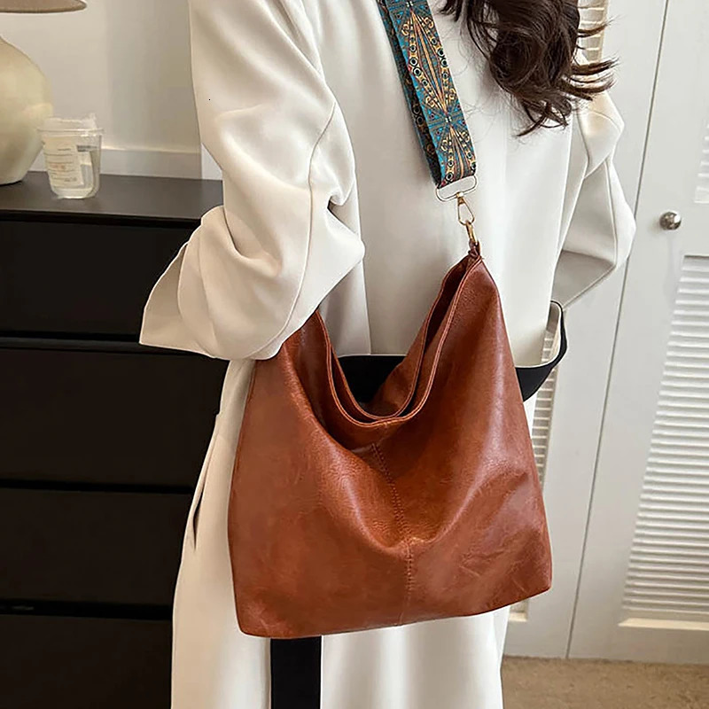 Vintage Solid Color Women Fashion Shoulder Sling Bag High-Capacity Simple Wide Strap Bucket Crossbody Bag 250724