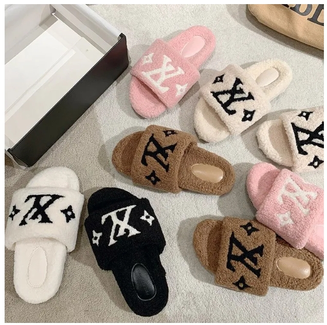Fashion Furry Slippers Women's Outer Wear Thick Bottom Slippers Fashion Winter Plush One Slippers Home Outdoor Casual Slippers