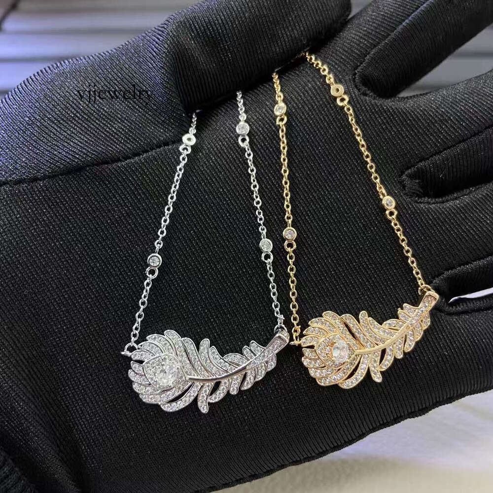Designer Necklace Peacock Feather Necklace V Gold Open Ring Fairy European and American Light Luxury Full Diamond Inlaid Sparkling Diamond Jewelry