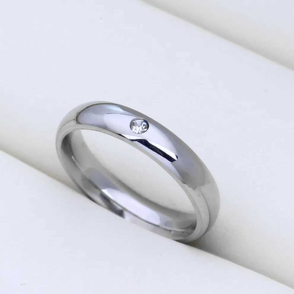 Never Fade 4mm Stainless Steel Solid Zircon Ring Engagement Wedding Charm Ring W250417