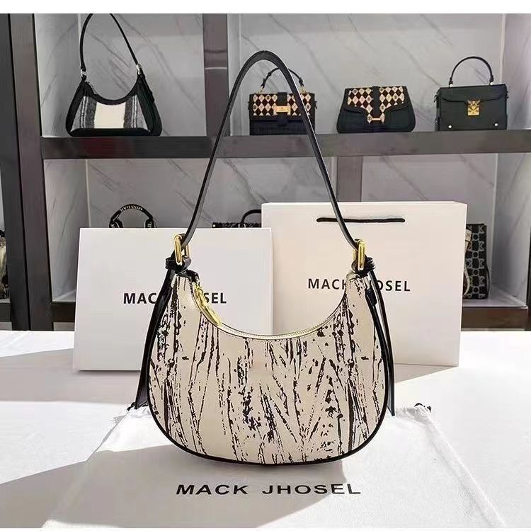 Free Shipping 2025 Summer New Designer Bags Women's Bag Niche Design Handbag Crescent Bag Versatile Baguette Underarm Bag High-end Feel Exquisi