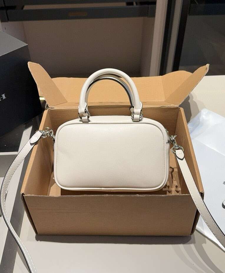 Designer Bags Leather Handbags Large Capacity High Quality Shoulder Simple Fresh Crossbody Bag satchel small square bag, bowling bag