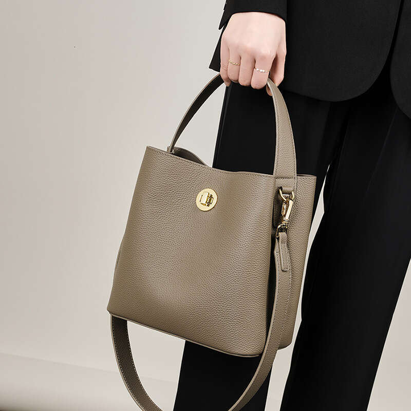 2025 Spring Summer New Bucket Genuine Leather Shoulder Crossbody Large Capacity Handbag Women's Bag designer bag