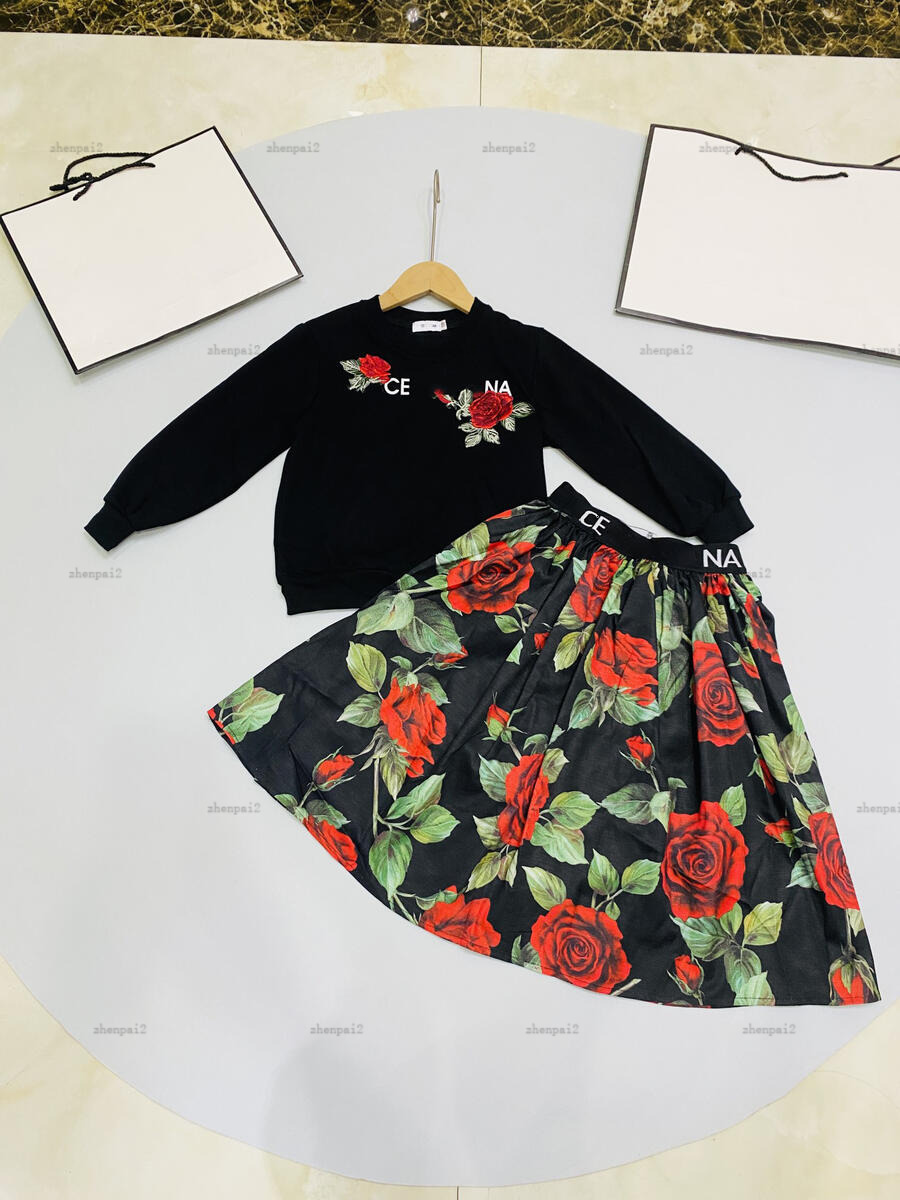 Luxury girls dress suits autumn baby Tracksuits kids designer clothes Long-sleeved Round-neck hooded sweater and long dresses A075X03N032