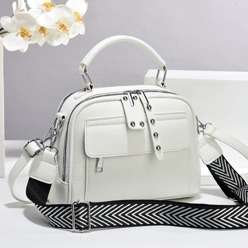 Designer Bag High-end Feel Women's Light Luxury Solid Color 2025 New Trendy Korean Soft Luxury Bag Leather Pillow Bag Large Capacity Handheld S