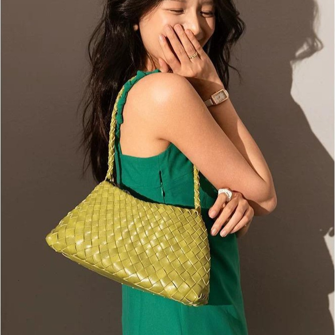Free Shipping Designer New Casual Vacation Women's Woven Bag Beach Bag Fashion Luxury Urban Dumpling Shaped Handbag Single Shoulder Mother Chil