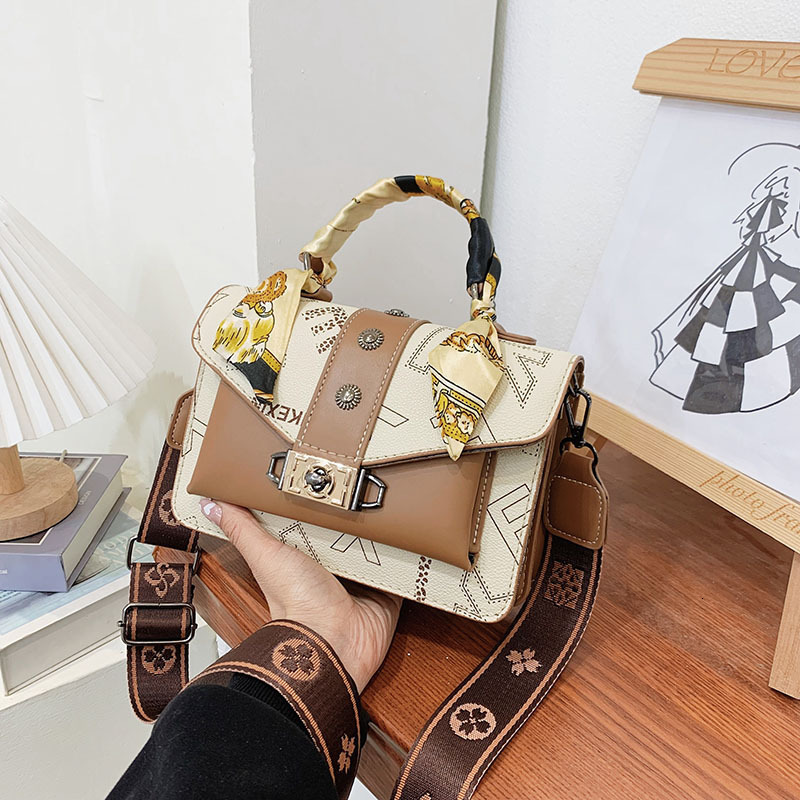 Luxury Brand Designer Bag High-End Retro Bag Women's Shoulder Bag 2023 New Trendy Korean Fashion Handbag Wide Shoulder Strap Crossbody Bag