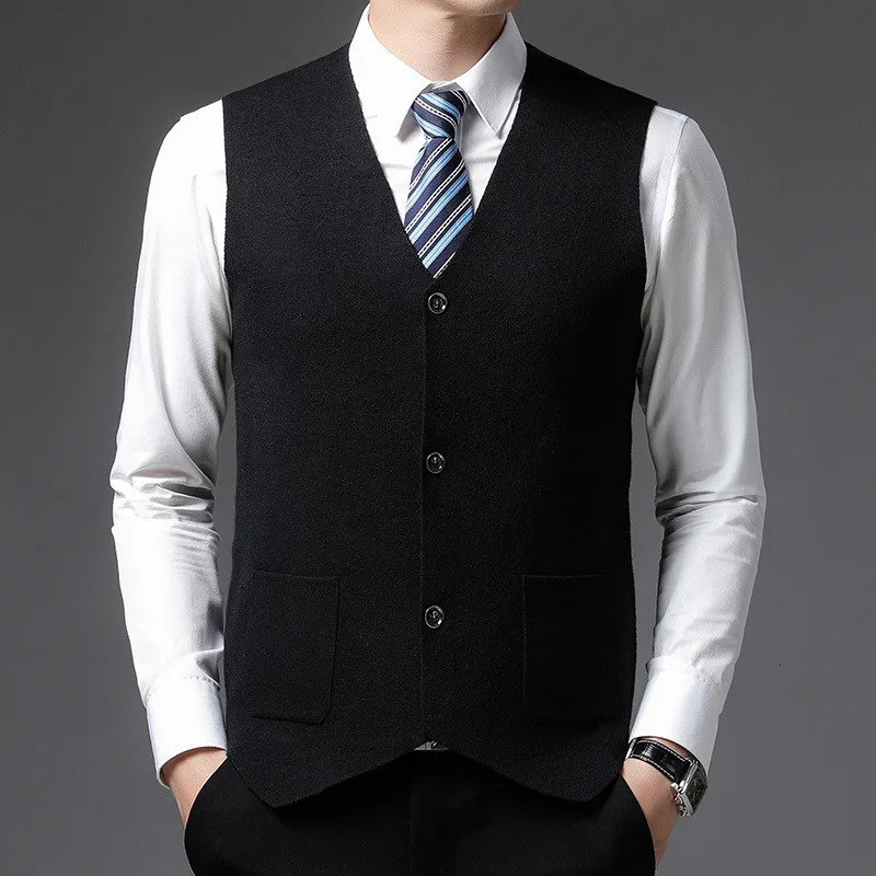 Fashion Highend Solid Sweater Sleeveless Tank Men Vneck Button Pocket Patchwork Thickened Warm Golden Velvet Cardigan Vest Top 250724